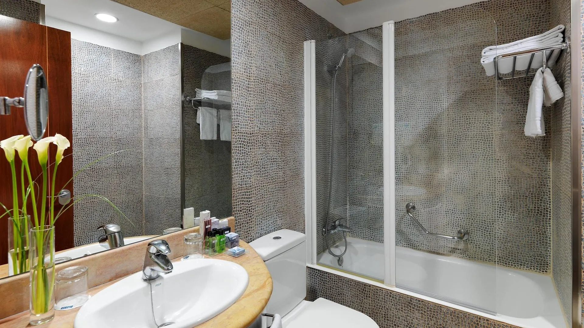 ***  H10 Raco Del Pi Hotel Barcelona Spain