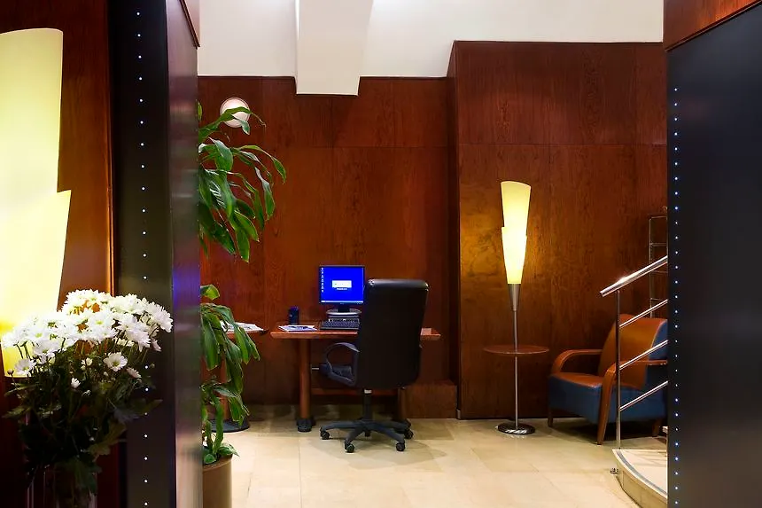 ***  H10 Raco Del Pi Hotel Barcelona Spain