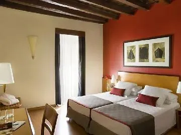 H10 Raco Del Pi Hotel Barcelona 3*,